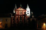 Nočná atmosféra na nádvorí Pražskéo hradu