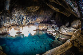 Svetelné podmienky v geotermálnej jaskyni a vedomosti fotografa